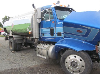 WR-896 - 1988 PETERBILT 375