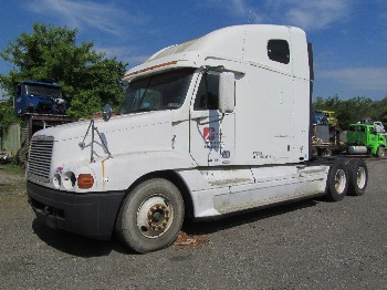 PT-303 - 1999 FREIGHTLINER CENTURY